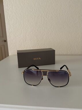 DITA Black & Gold Aviator Sunglasses with Case – Worn Once
